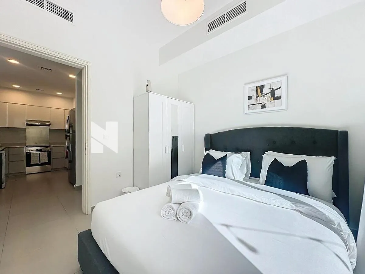Appartement Modern Five Bedroom Villa With Bbq And Garden Dubaï
