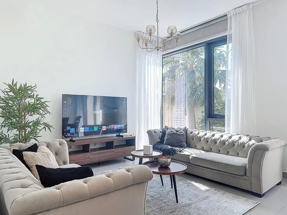 Modern Five Bedroom Villa With Bbq And Garden Dubaï